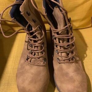 Nautical Tan Lace-up Boots
